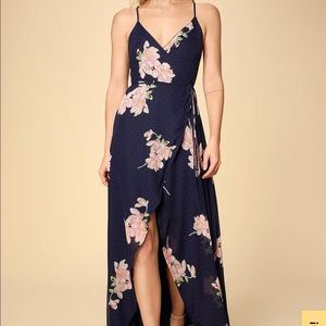 NWT Lulu’s wrap maxi dress